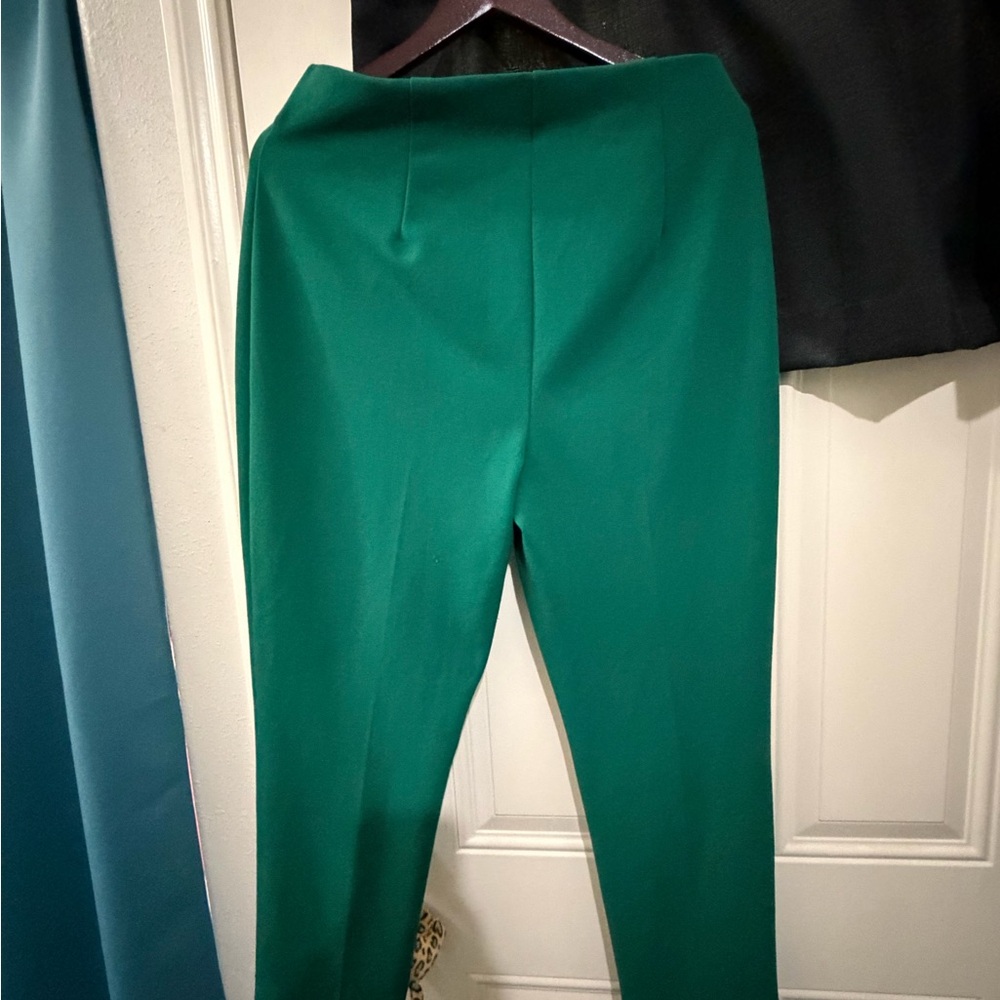 Slim-Fit Emerald Ankle Pants with Gold Button Detail - Picture 4 of 4